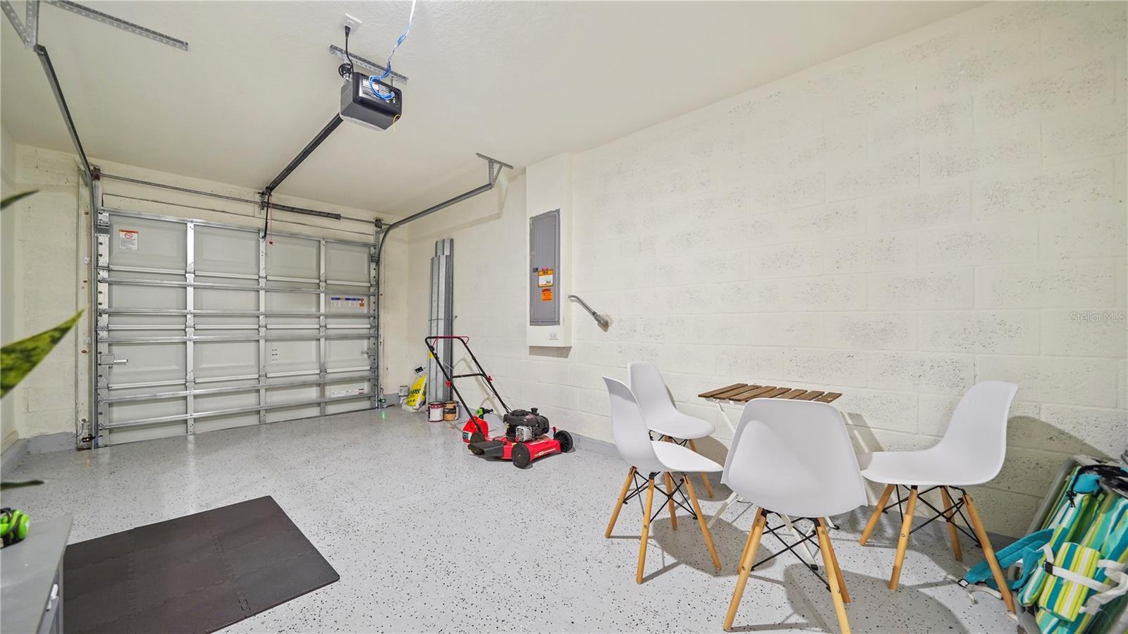 Image 34 of 100 For 1477 Winthrop Street