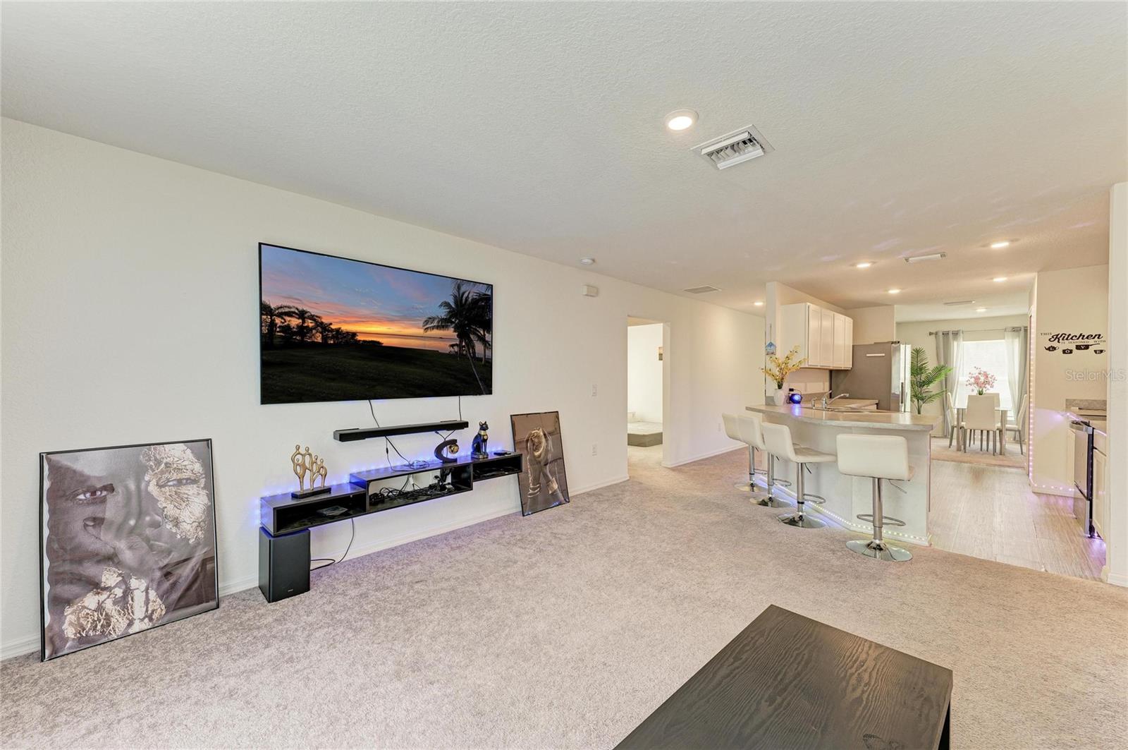 Image 10 of 100 For 7238 Helliwell Street