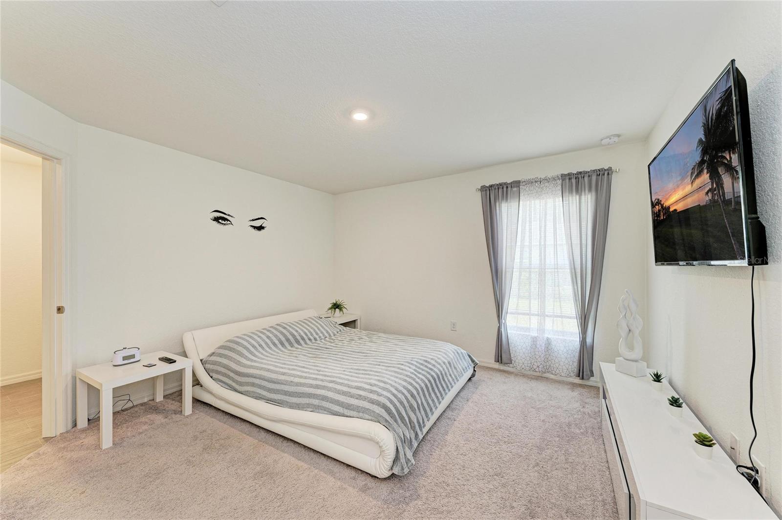 Image 25 of 100 For 7238 Helliwell Street