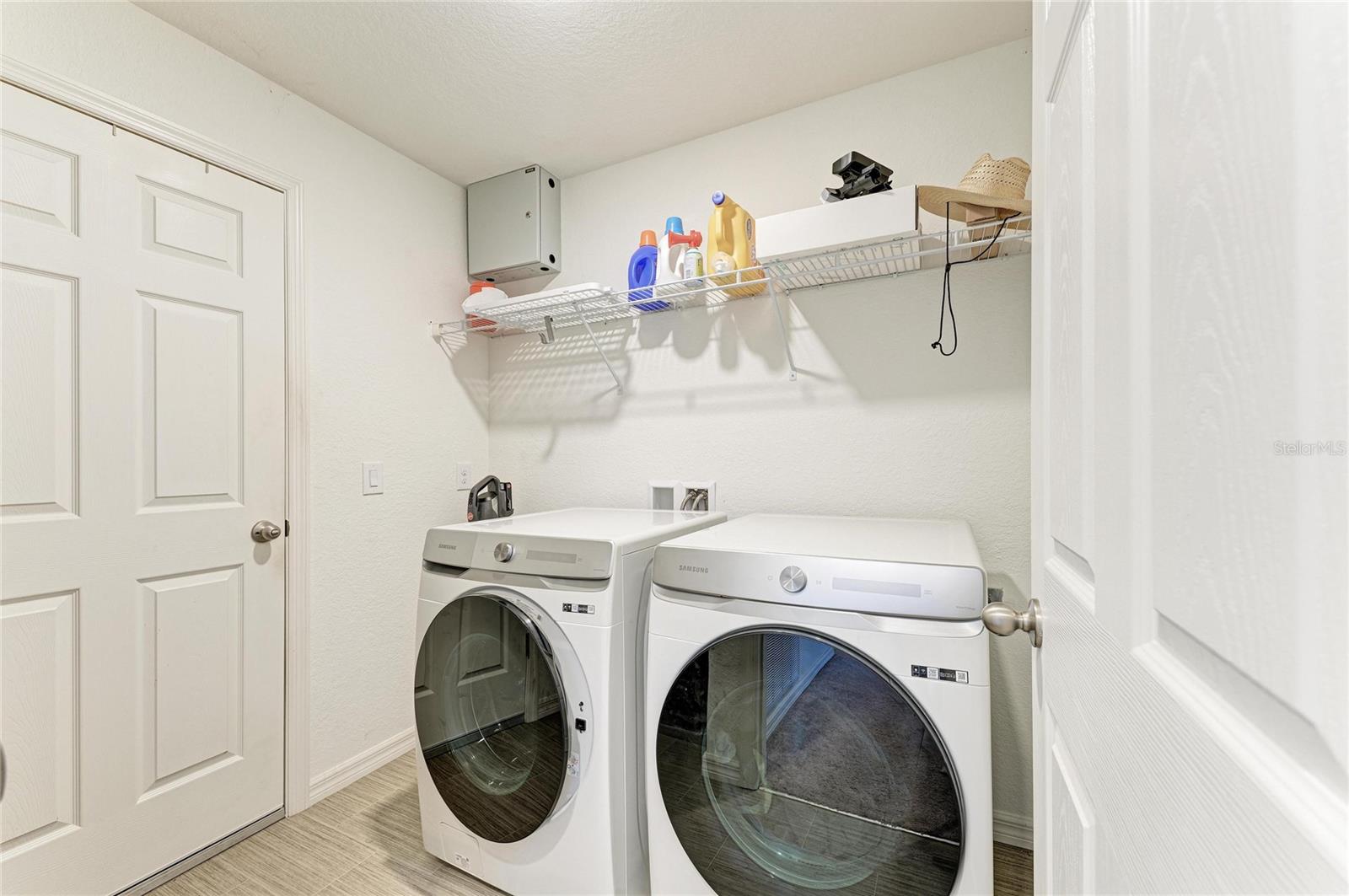 Image 33 of 100 For 7238 Helliwell Street