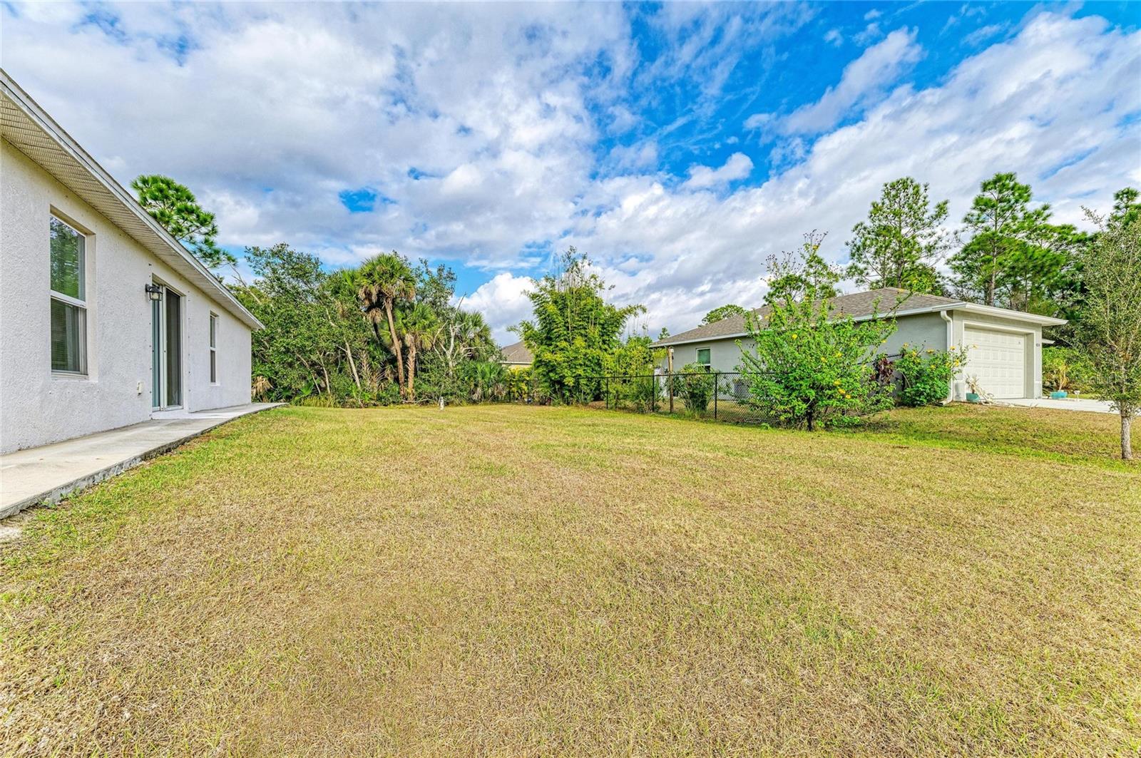 Image 36 of 100 For 7238 Helliwell Street