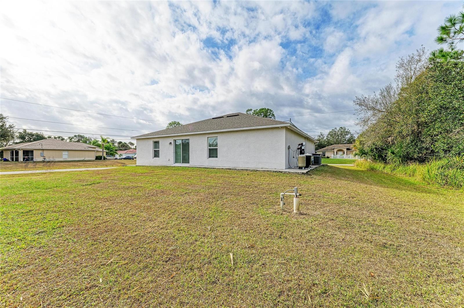 Image 38 of 100 For 7238 Helliwell Street