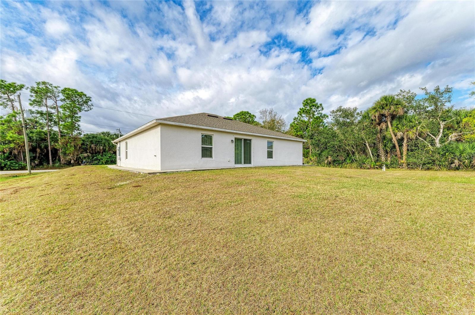 Image 39 of 100 For 7238 Helliwell Street