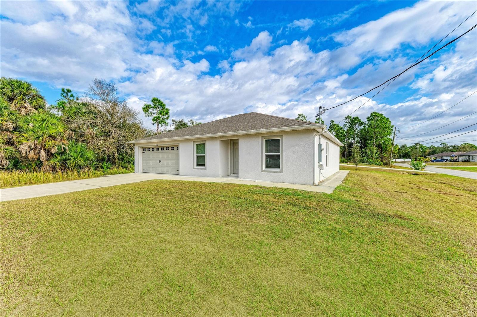 Image 47 of 100 For 7238 Helliwell Street