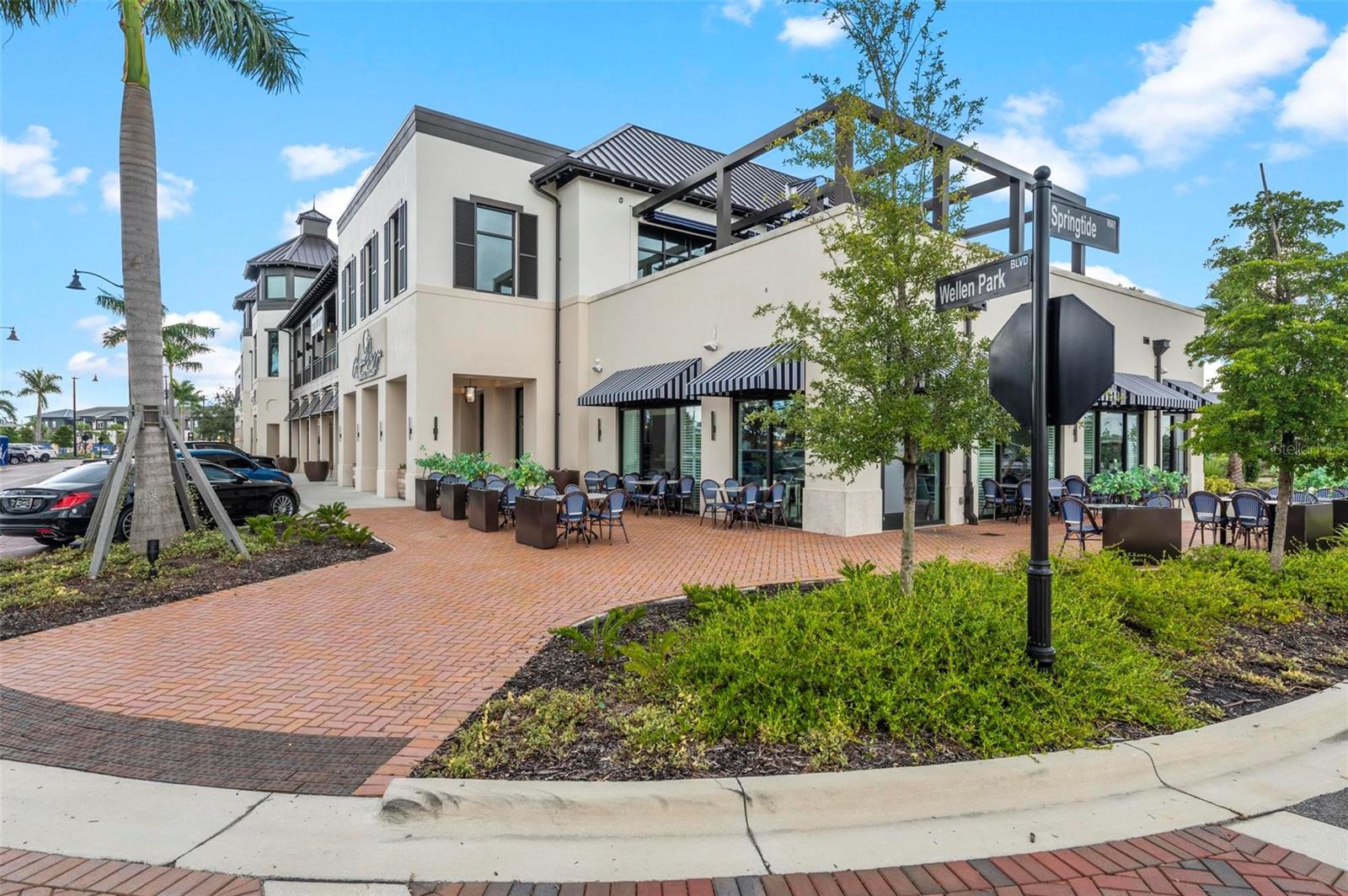 Image 64 of 100 For 7238 Helliwell Street