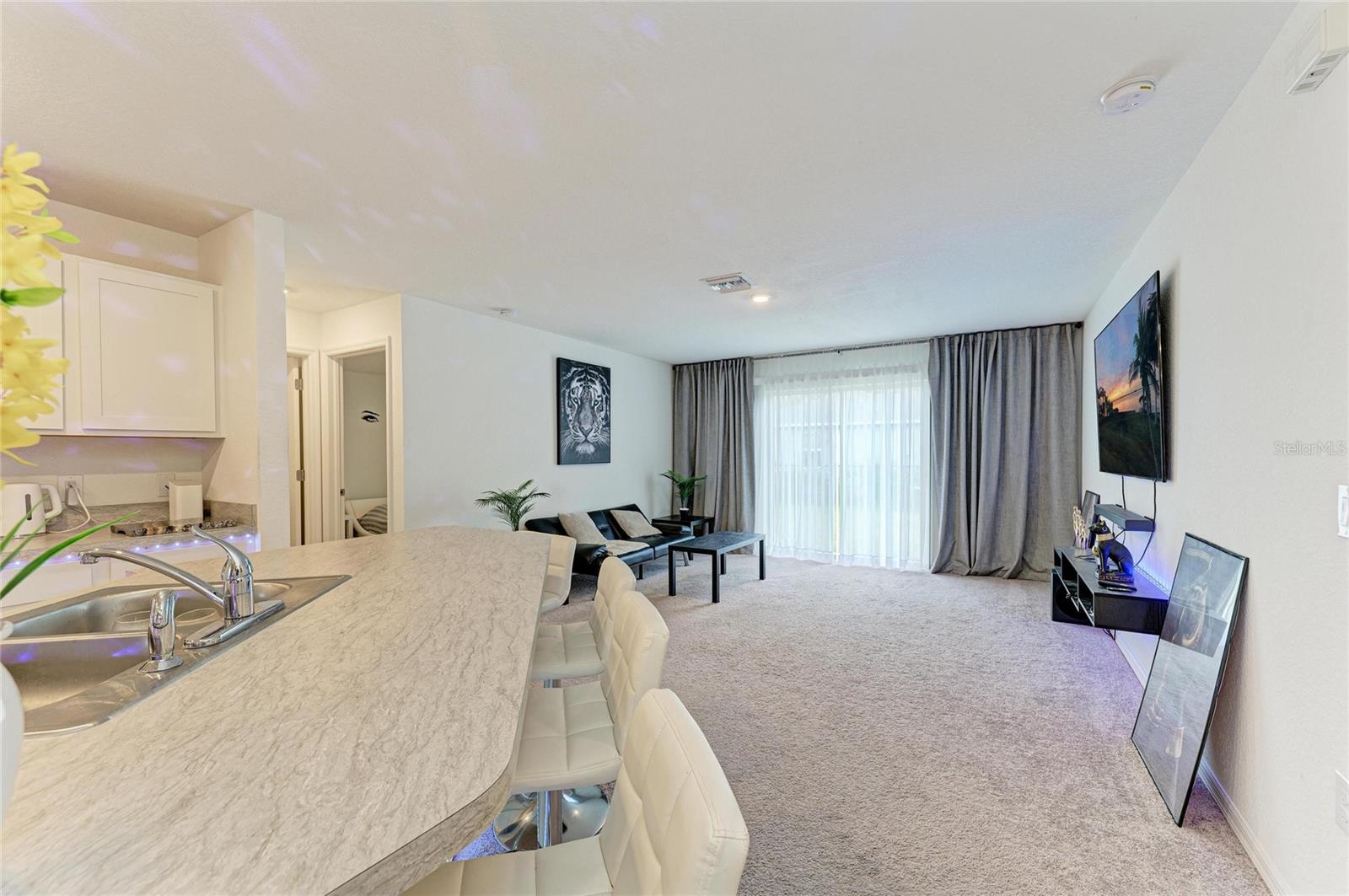 Image 9 of 100 For 7238 Helliwell Street