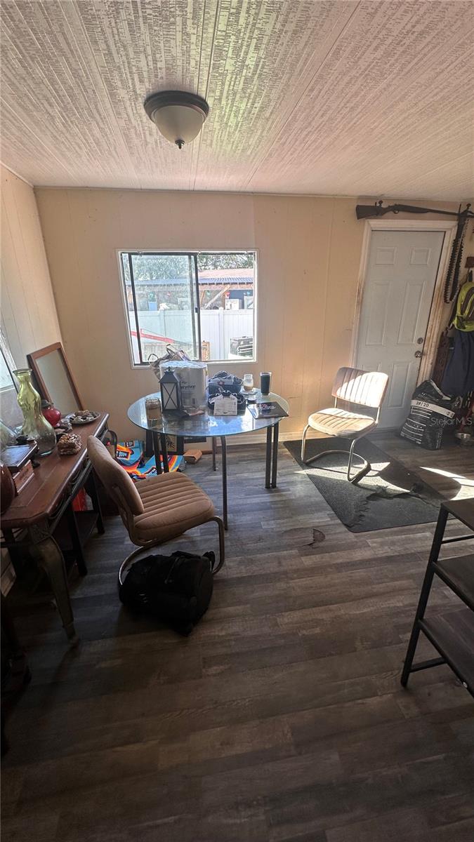 Image 5 of 14 For 8926 Jericho Court