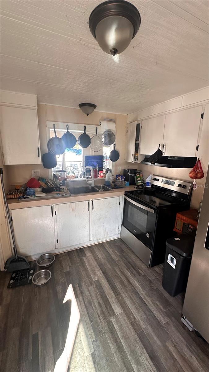 Image 6 of 14 For 8926 Jericho Court