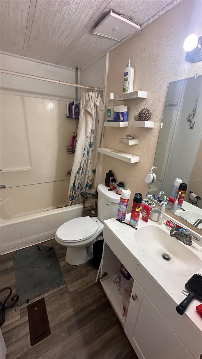 Image 7 of 14 For 8926 Jericho Court