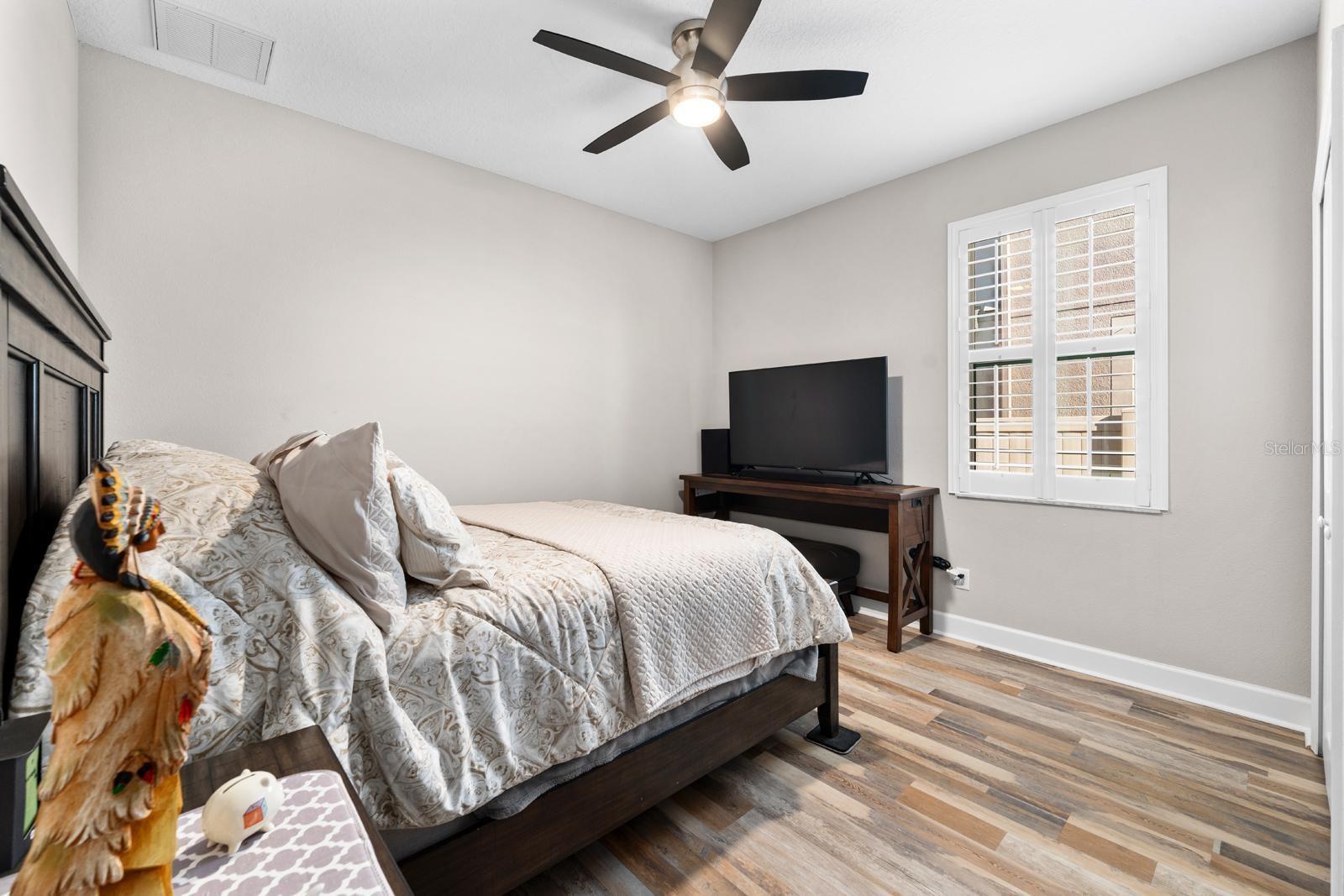 Image 12 of 37 For 18936 Roseate Drive