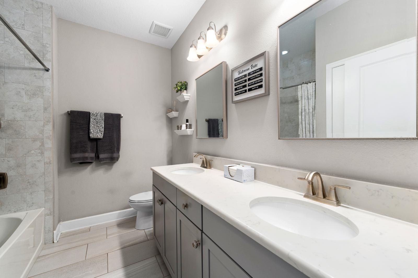 Image 16 of 37 For 18936 Roseate Drive