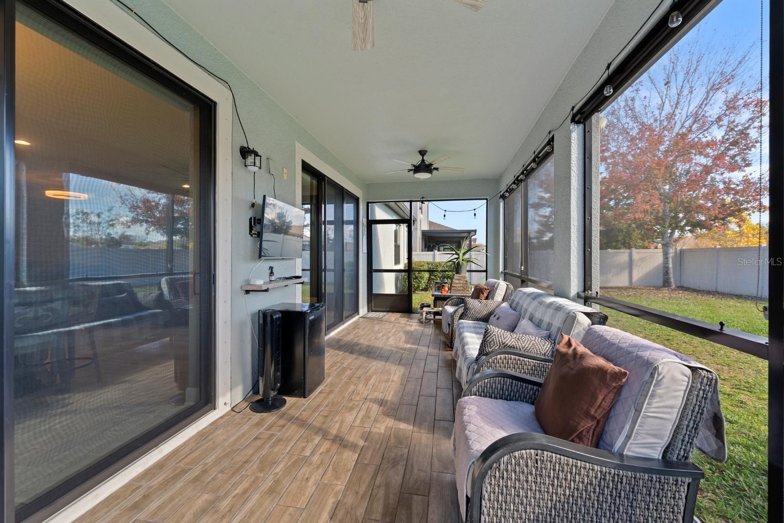 Image 21 of 37 For 18936 Roseate Drive