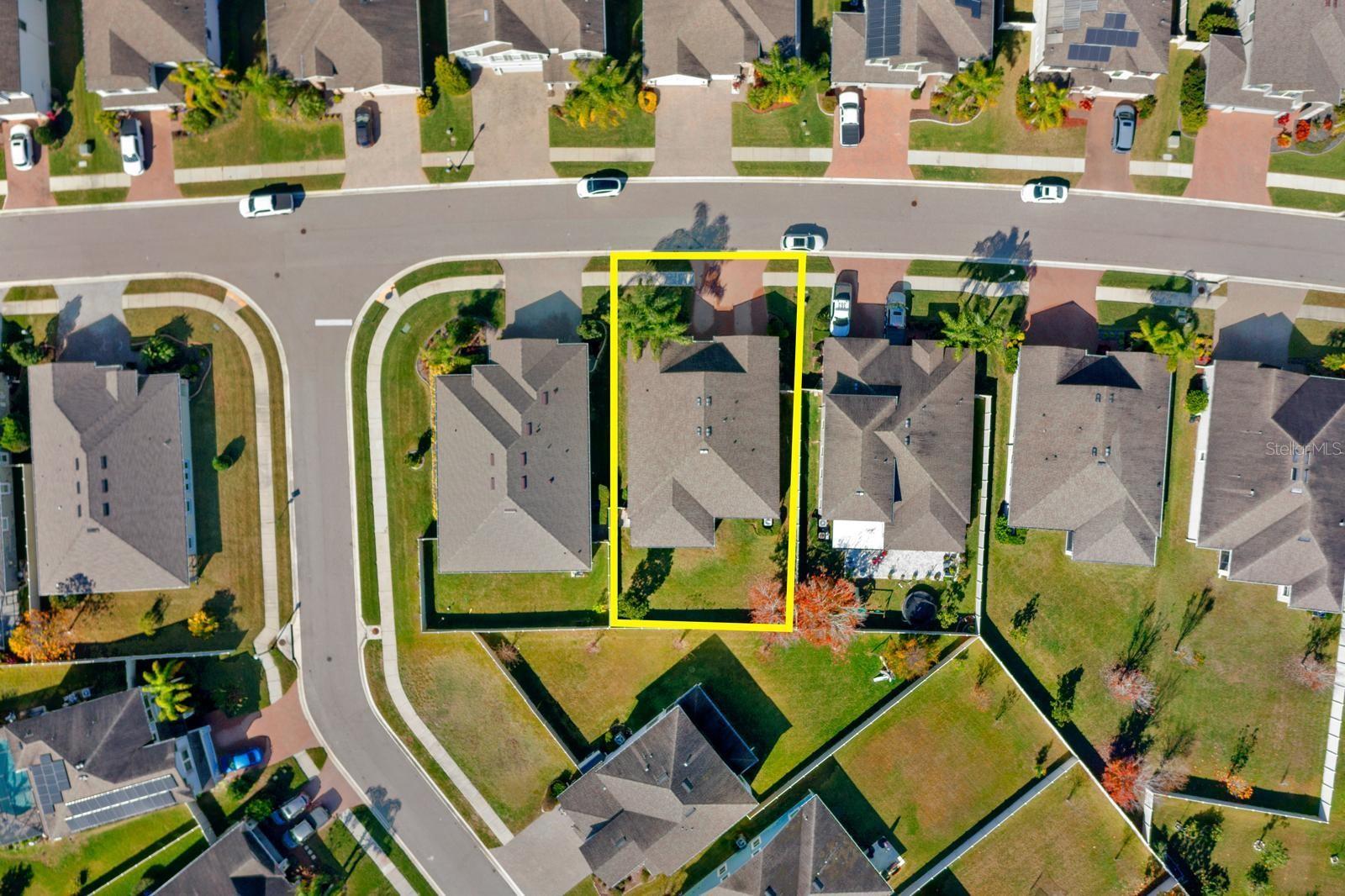 Image 27 of 37 For 18936 Roseate Drive