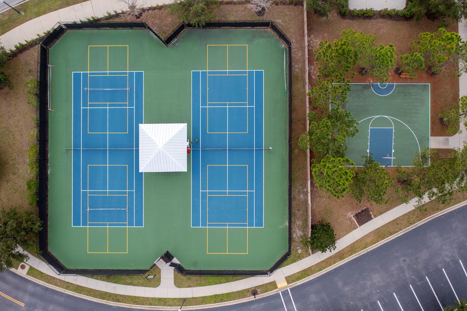 Image 35 of 37 For 18936 Roseate Drive