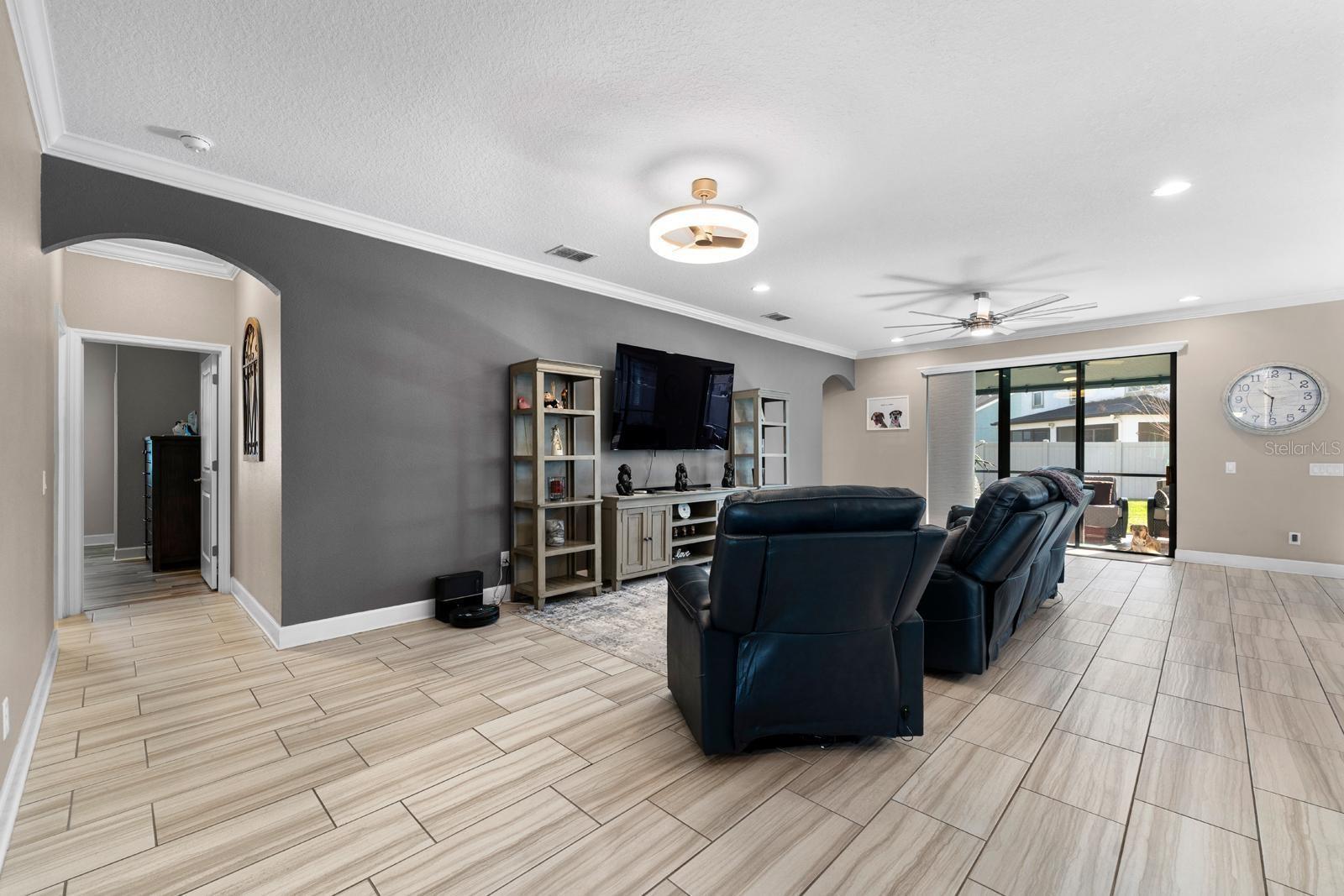 Image 4 of 37 For 18936 Roseate Drive