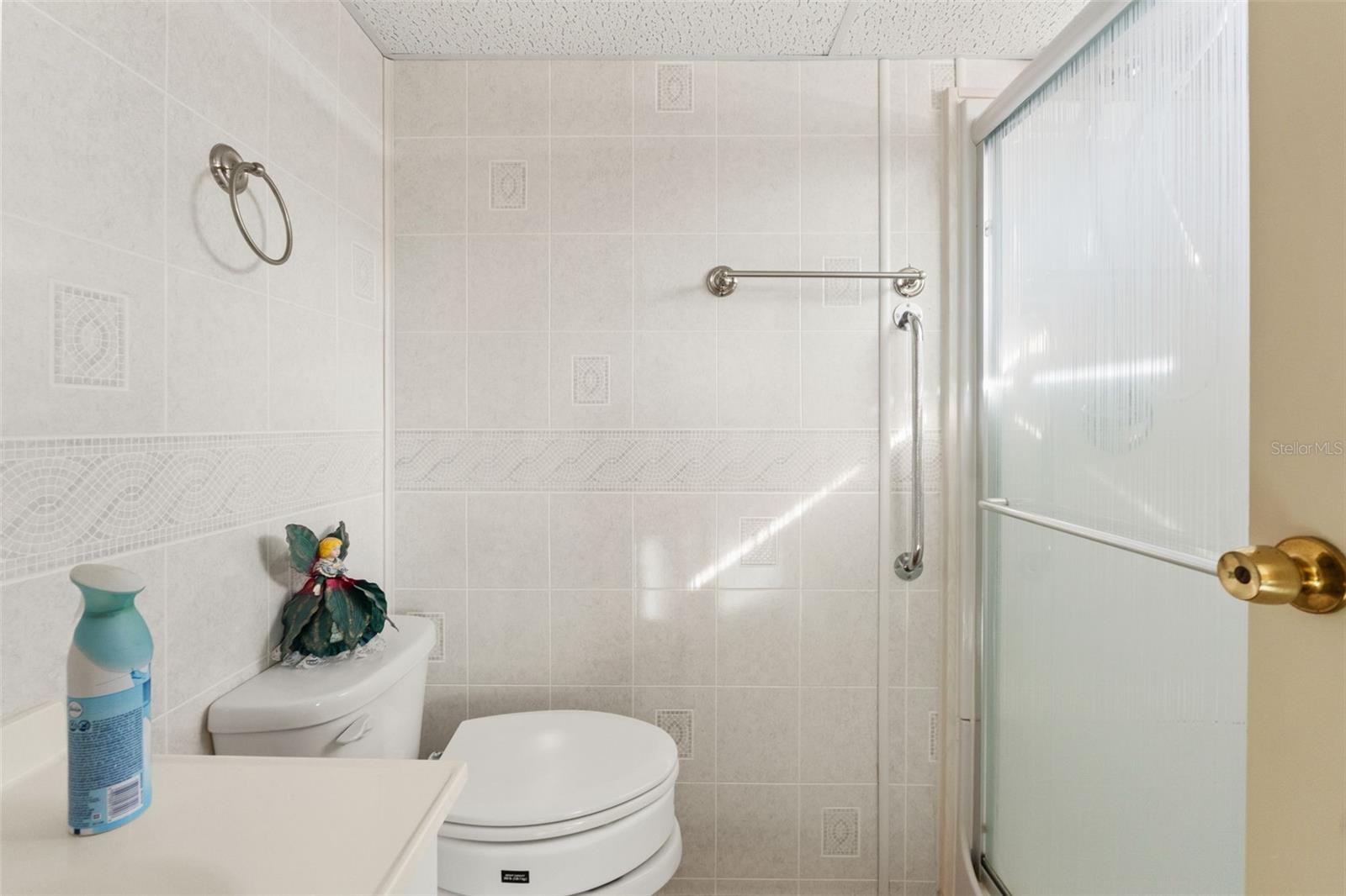 Image 19 of 28 For 8013 Eastern Circle Drive