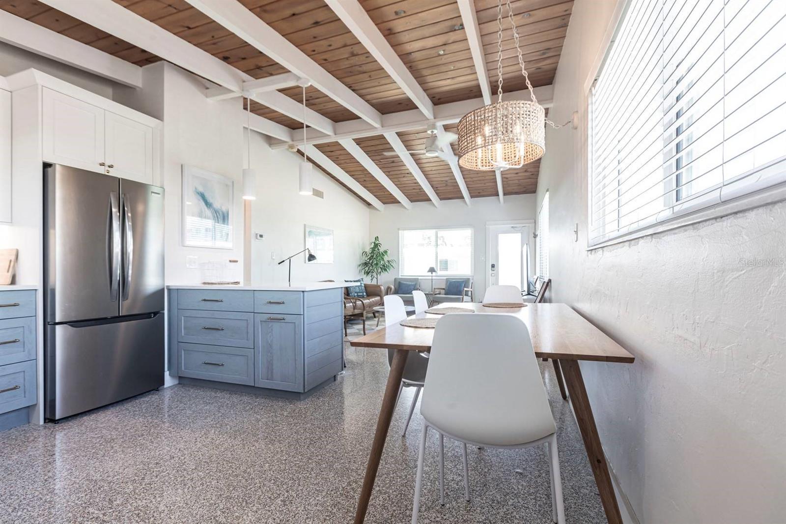 Image 5 of 24 For 6006 Midnight Pass Road 58