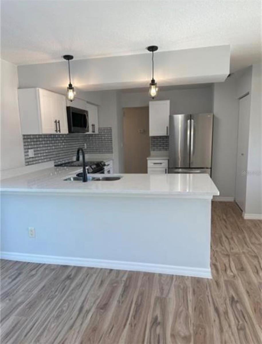 Image 2 of 13 For 7149 Carmel Avenue