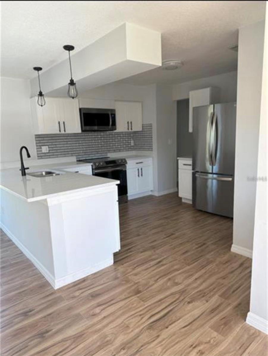 Image 3 of 13 For 7149 Carmel Avenue