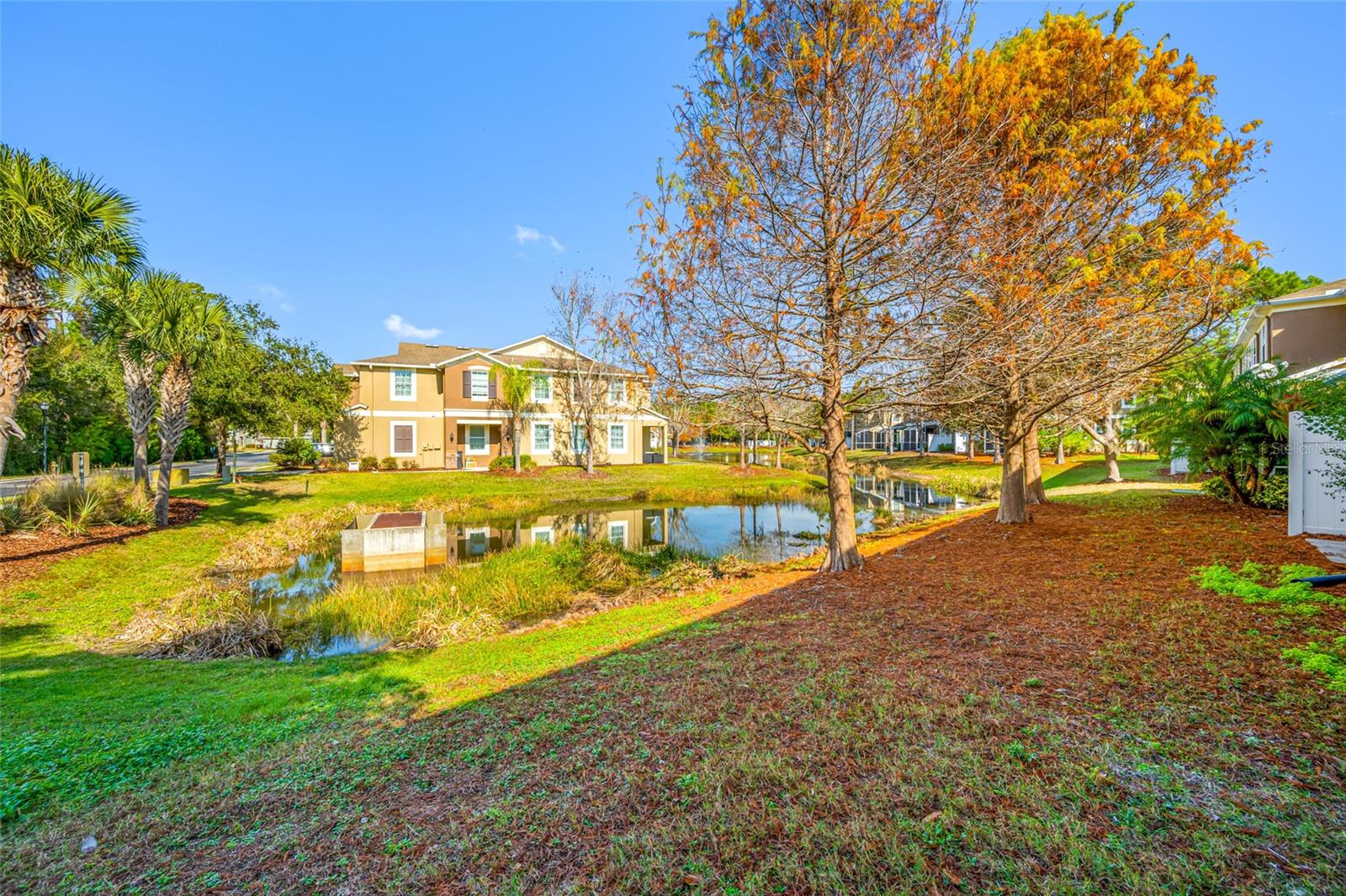 Listing photo id 1 for 12512 Shirebrook Court