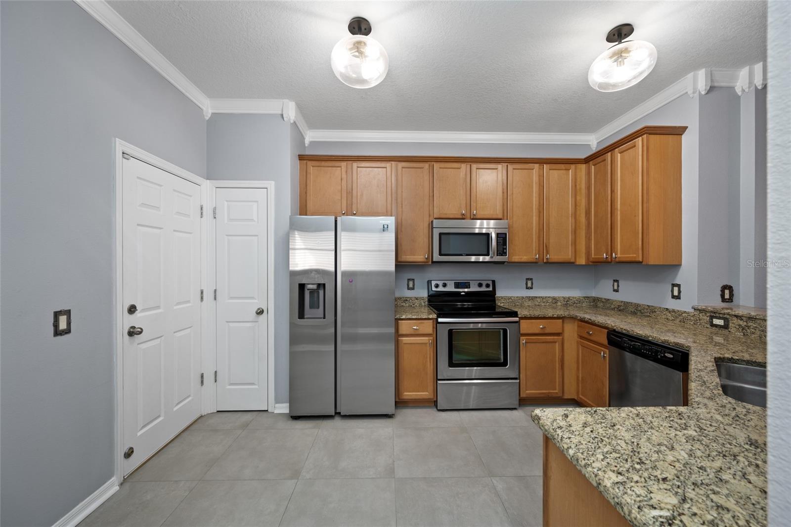 Listing photo id 6 for 12512 Shirebrook Court