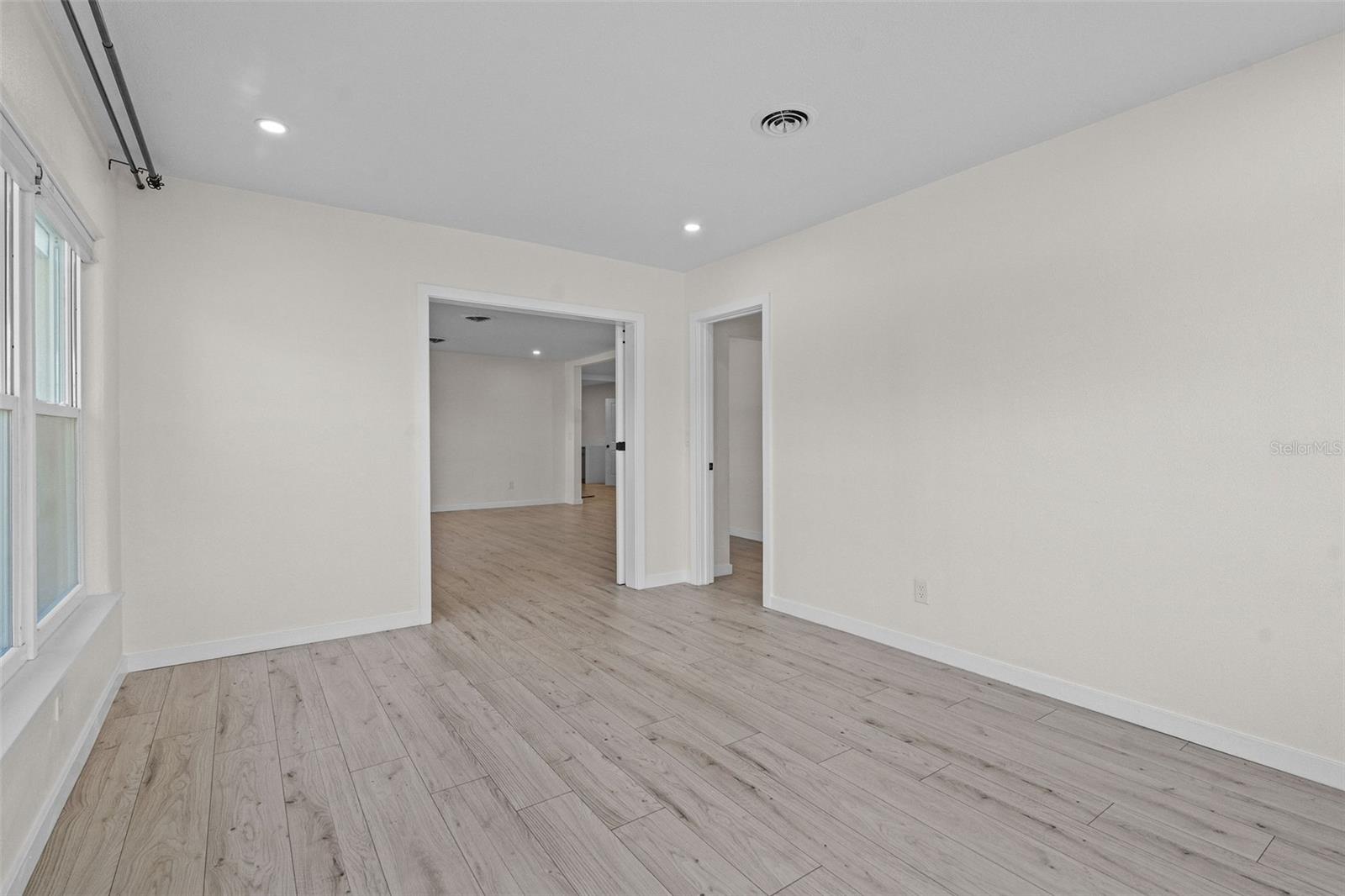 Image 13 of 24 For 1401 Drew Street