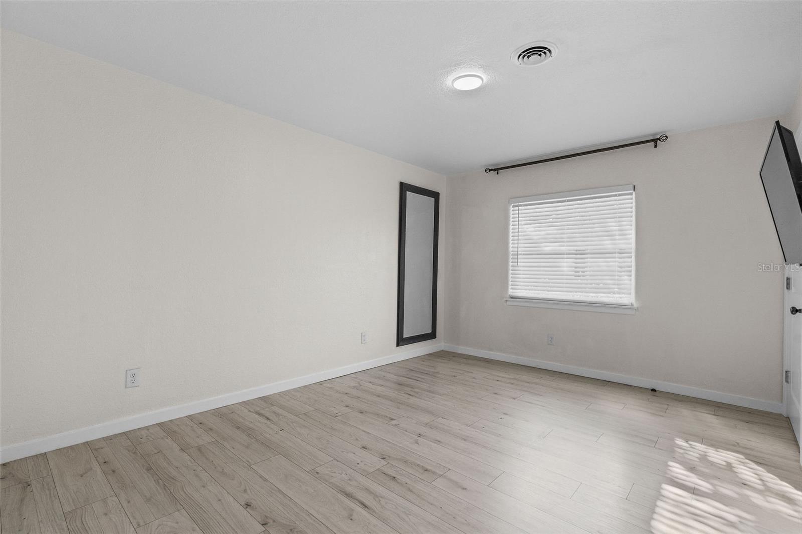 Image 14 of 24 For 1401 Drew Street