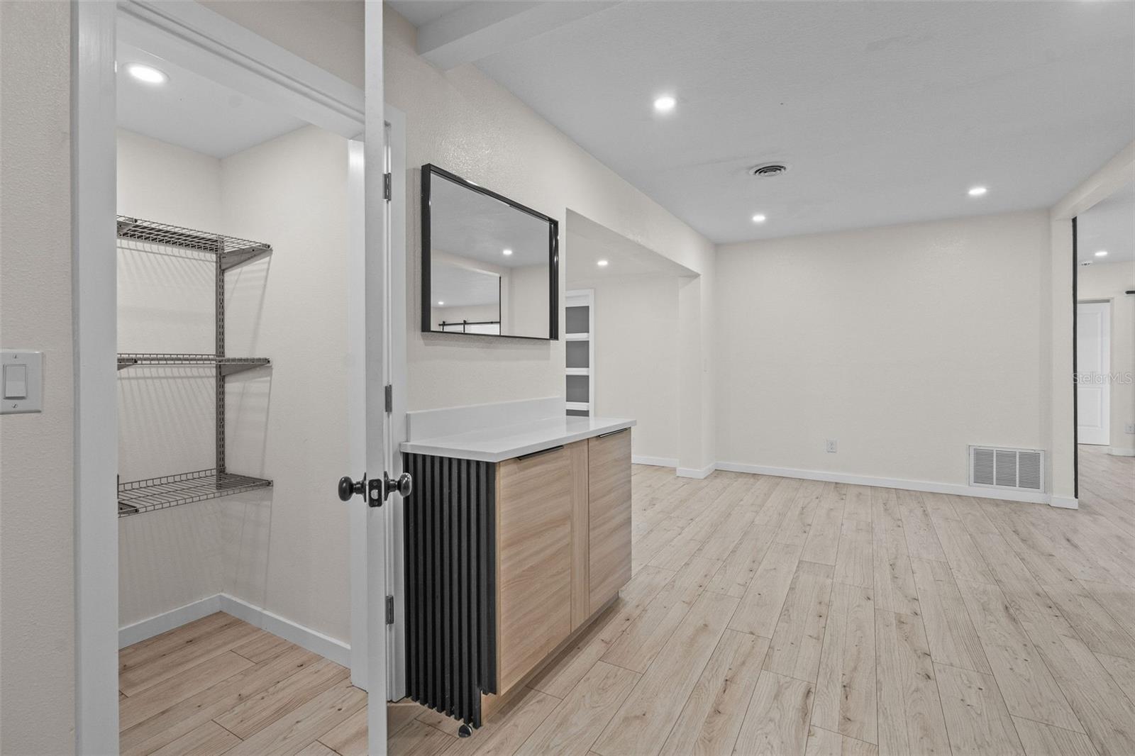 Image 4 of 24 For 1401 Drew Street