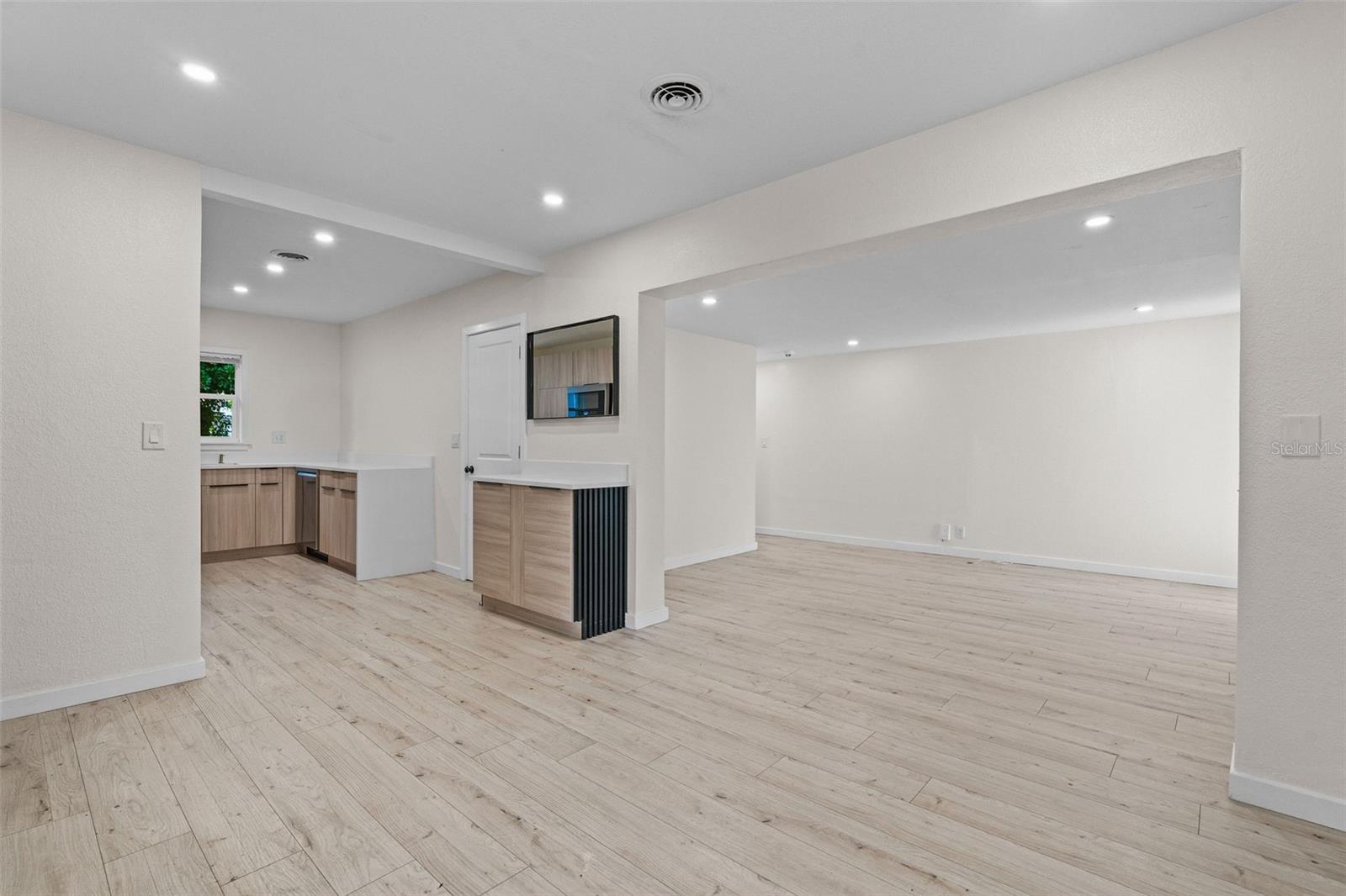 Image 5 of 24 For 1401 Drew Street