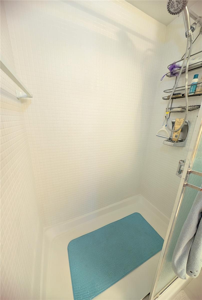 Image 18 of 36 For 1845 Highland Avenue 3-13