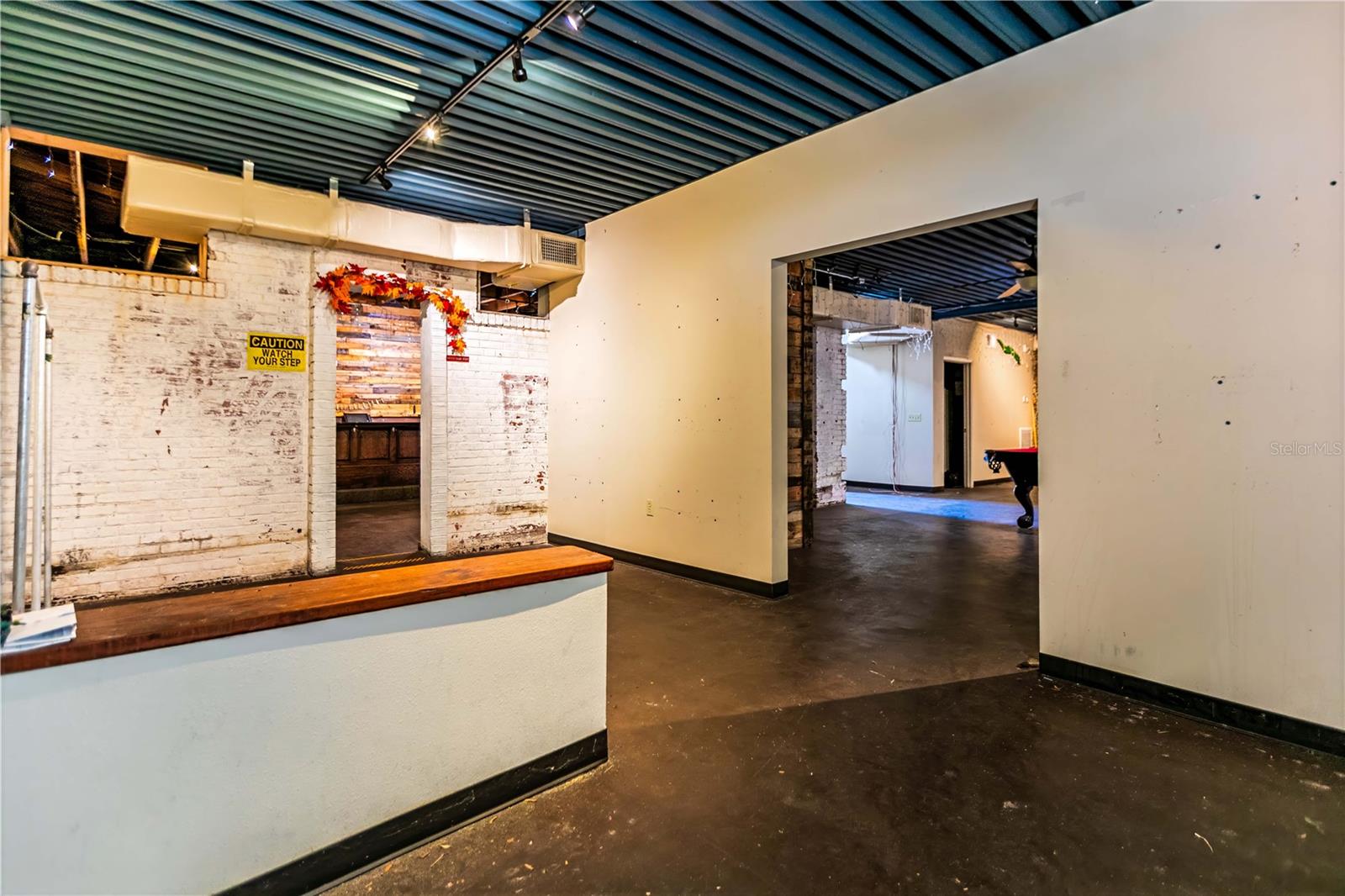 Image 3 of 5 For 325 Lemon Street