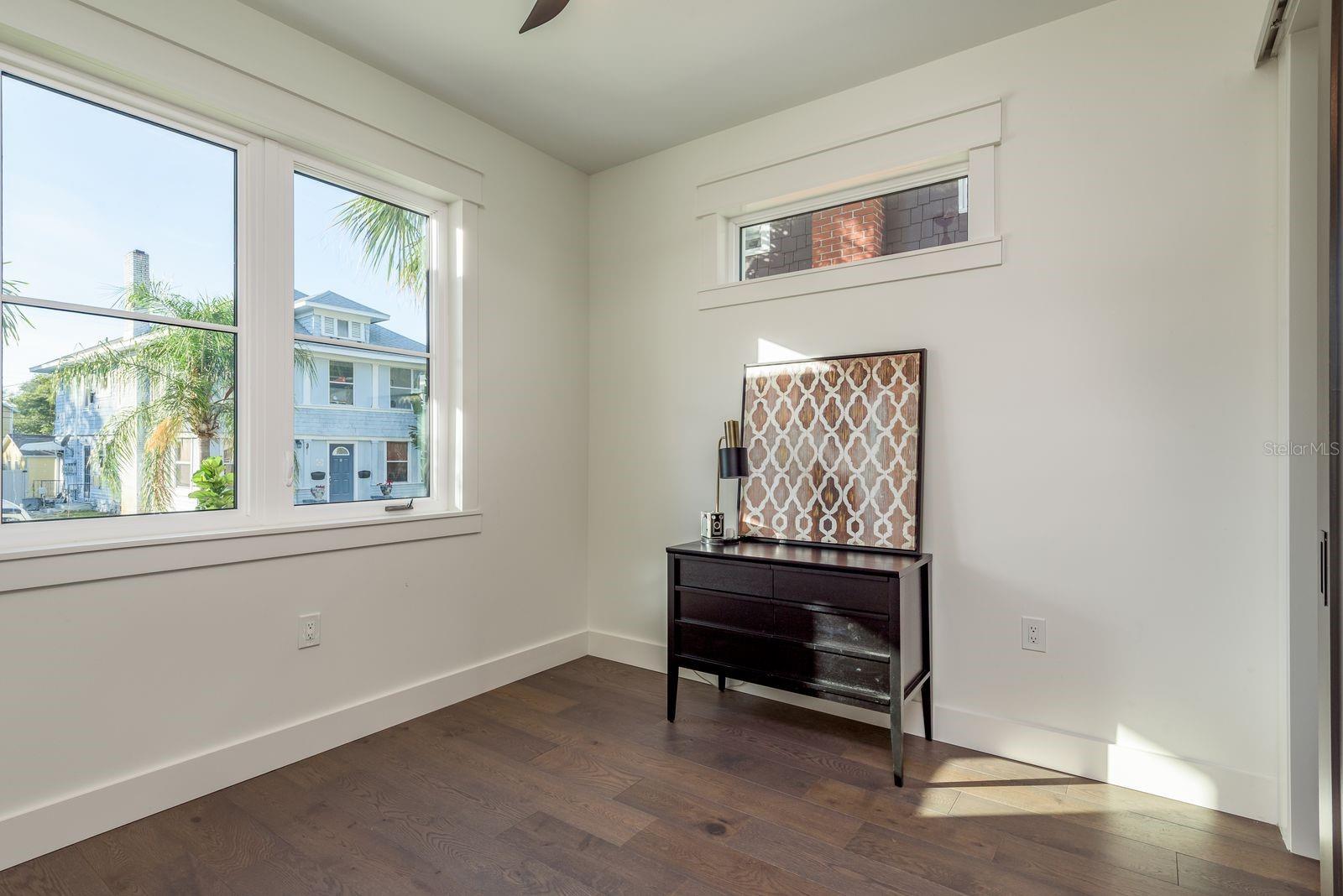 Image 15 of 63 For 927 6th Street N