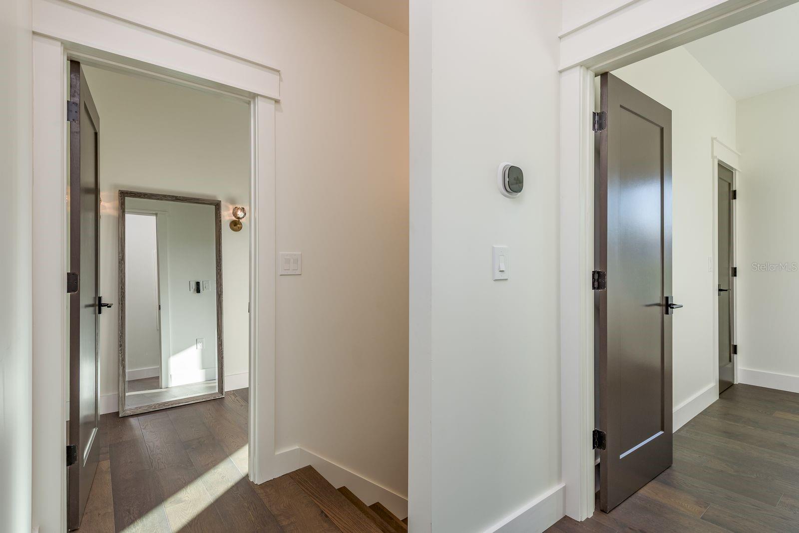 Image 21 of 63 For 927 6th Street N