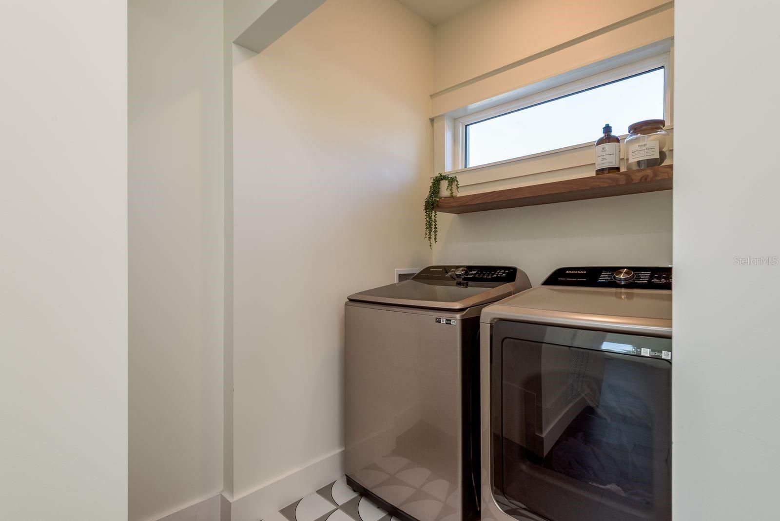 Image 30 of 63 For 927 6th Street N