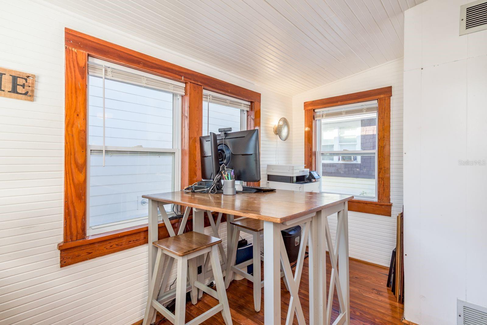 Image 38 of 63 For 927 6th Street N