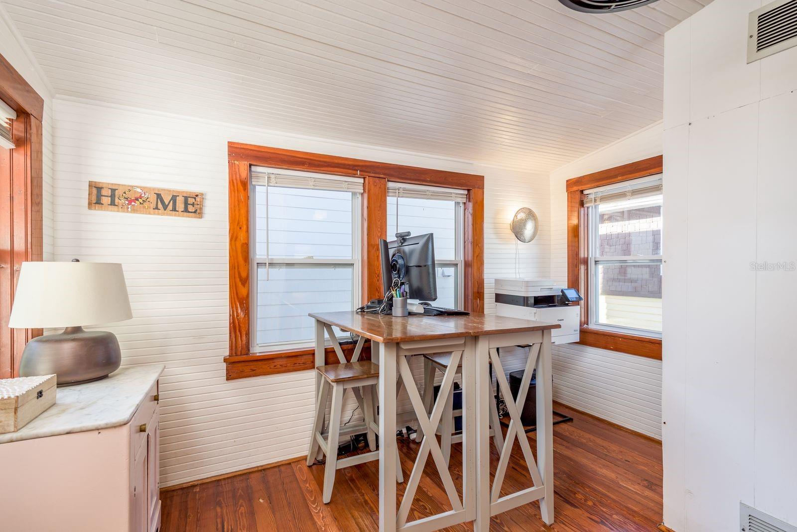 Image 39 of 63 For 927 6th Street N