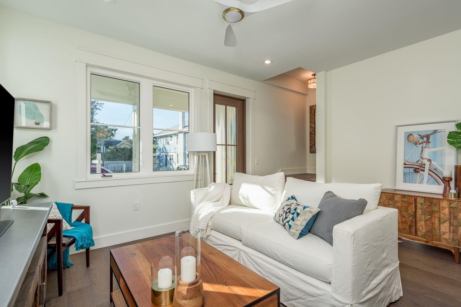 Image 4 of 63 For 927 6th Street N