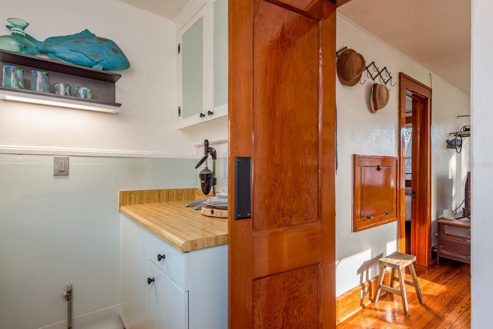 Image 42 of 63 For 927 6th Street N