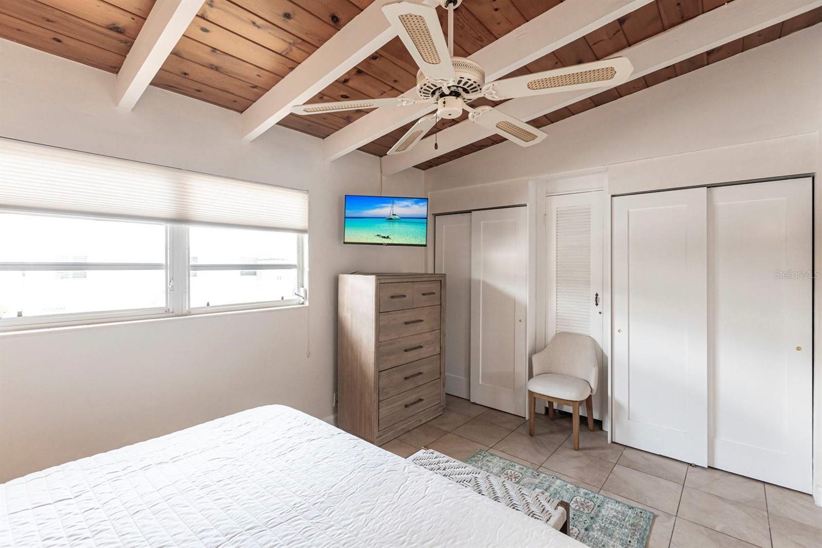 Image 10 of 26 For 6006 Midnight Pass Road 63