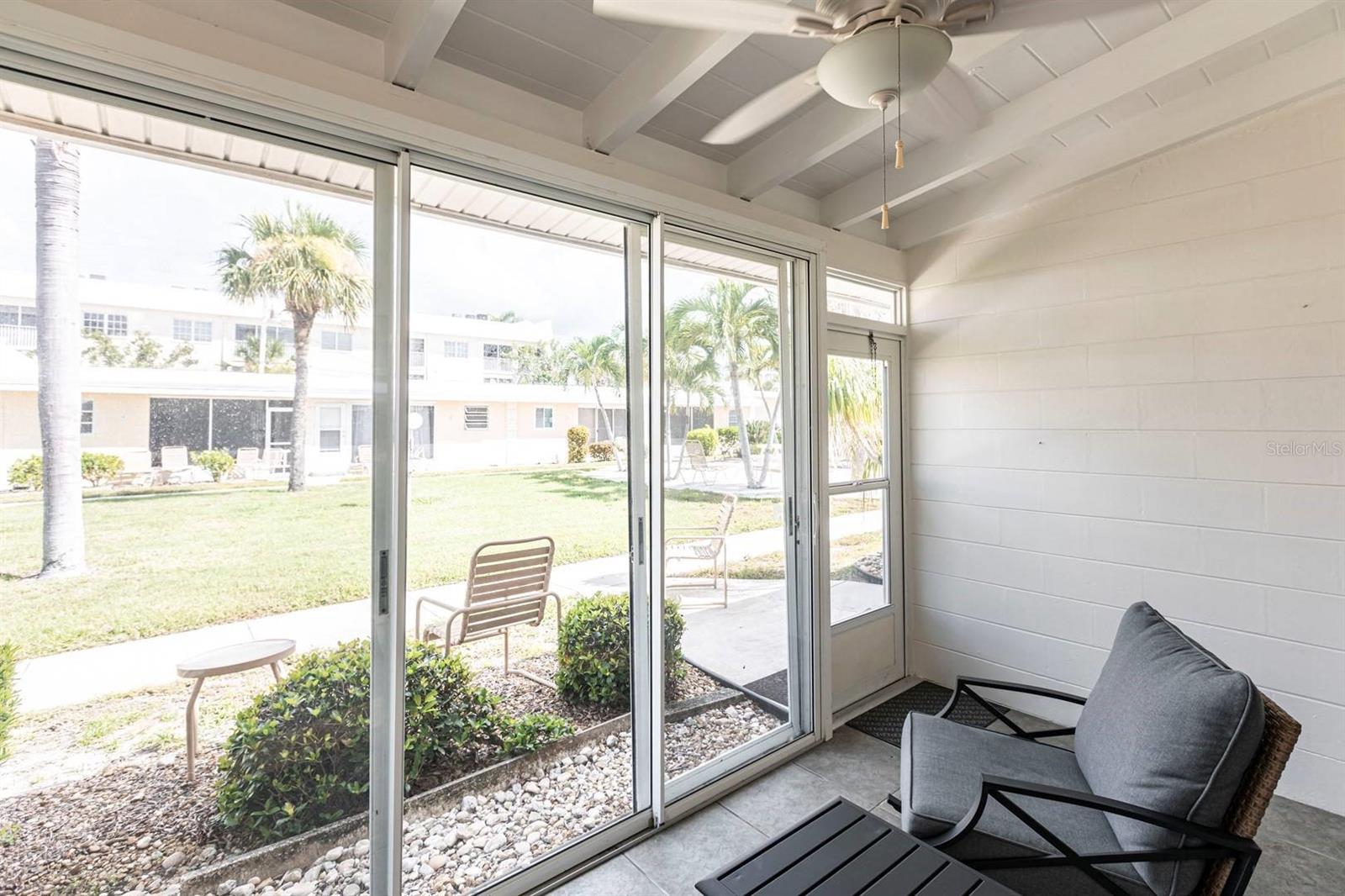 Image 15 of 26 For 6006 Midnight Pass Road 63