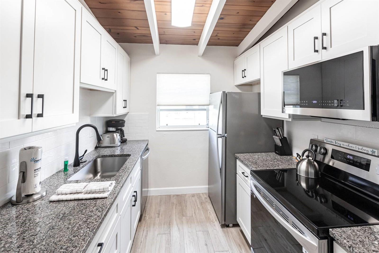 Image 8 of 26 For 6006 Midnight Pass Road 63