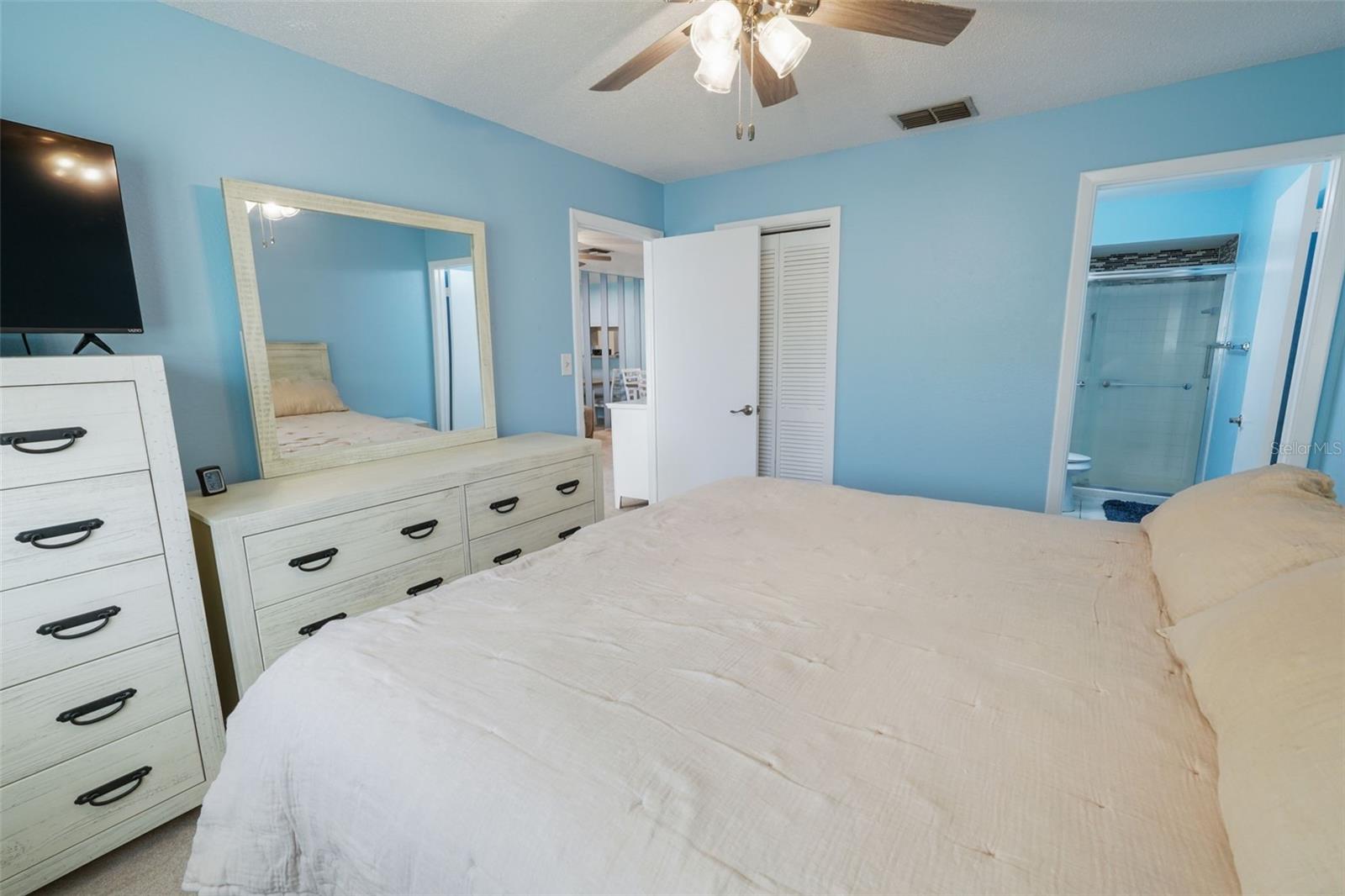 Image 13 of 24 For 2465 Northside Drive 102