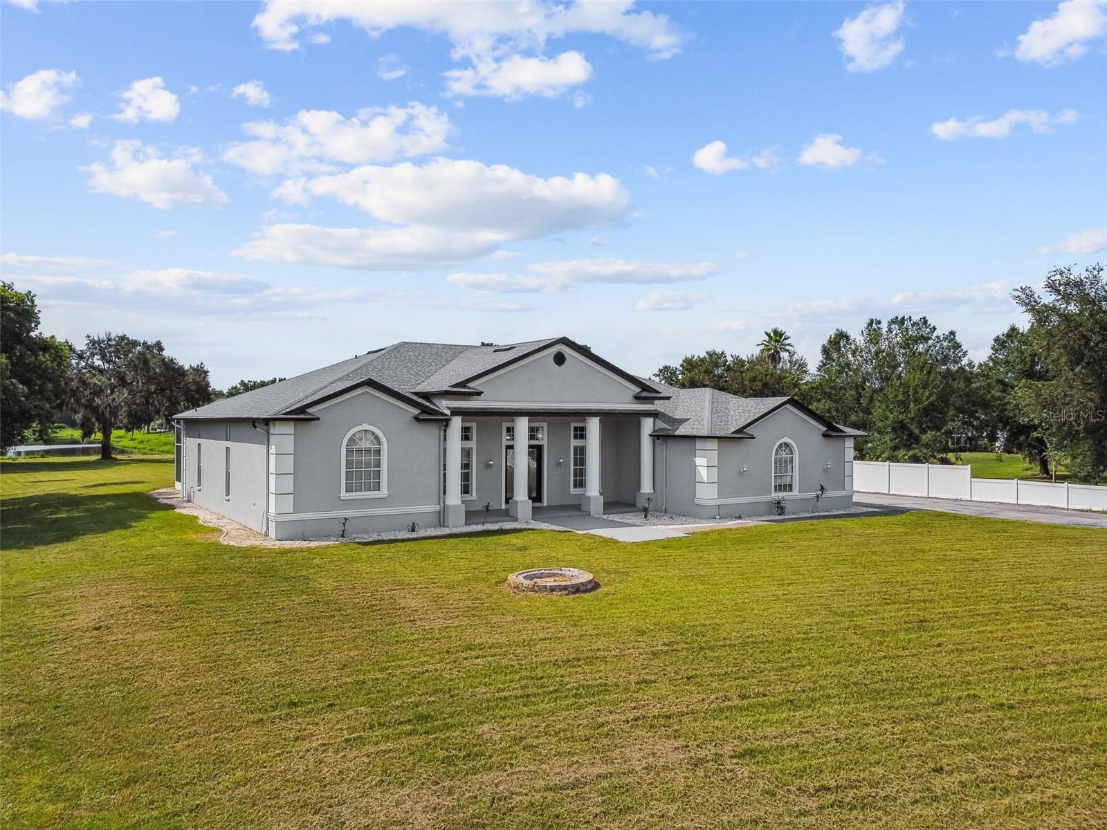 Listing photo id 0 for 6644 Country Club Road