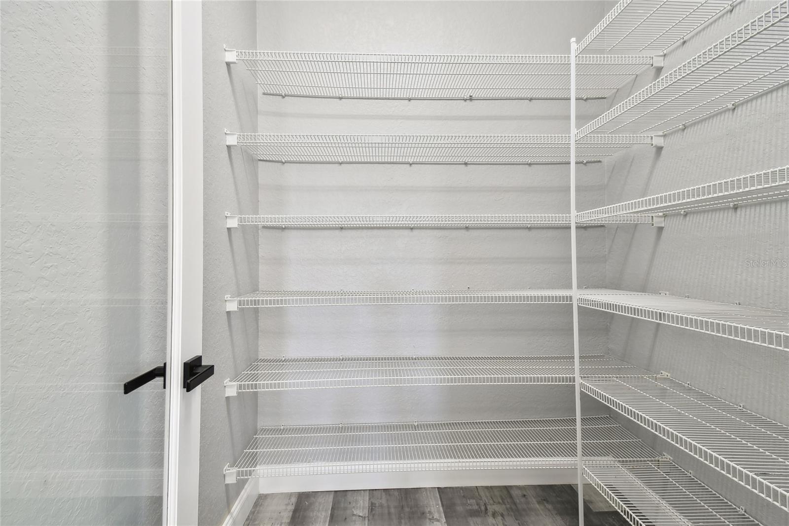 Listing photo id 19 for 6644 Country Club Road