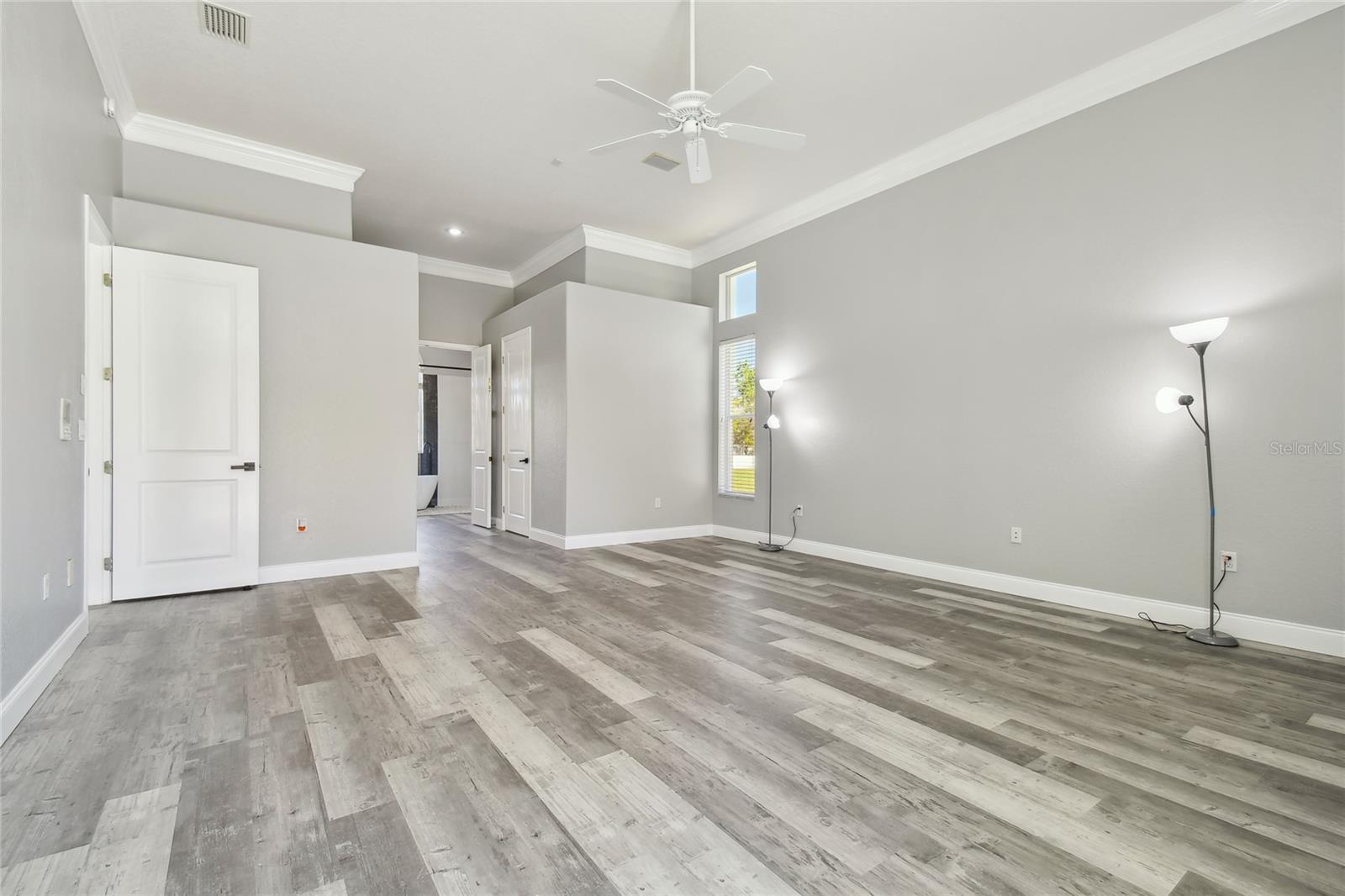 Listing photo id 21 for 6644 Country Club Road