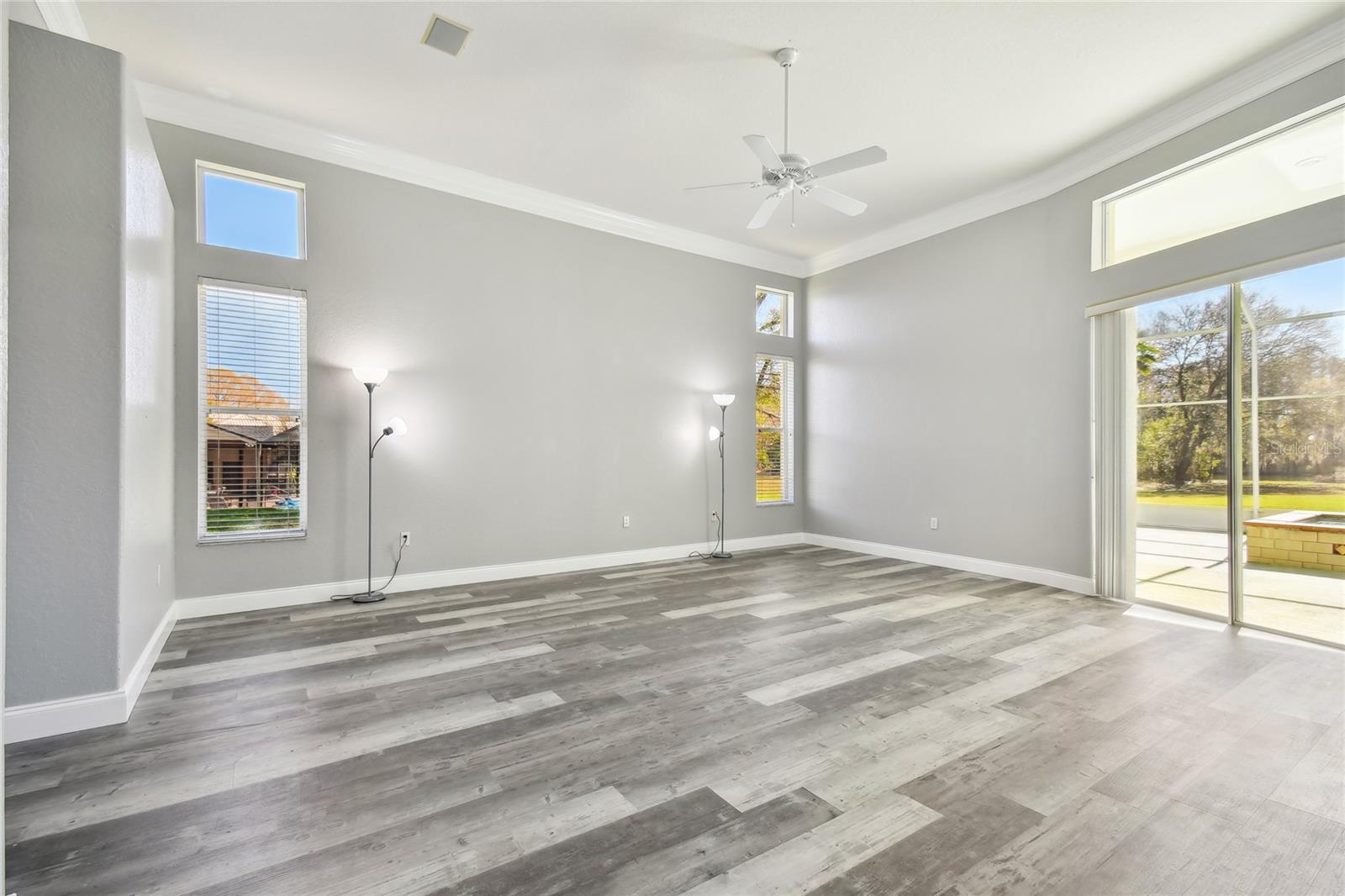 Listing photo id 23 for 6644 Country Club Road