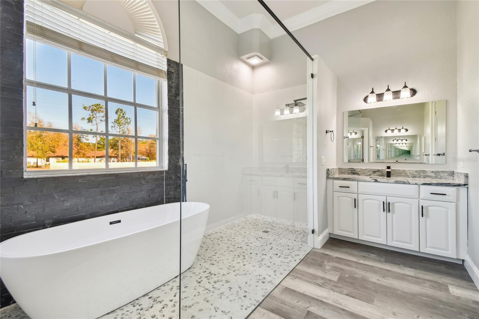 Listing photo id 27 for 6644 Country Club Road