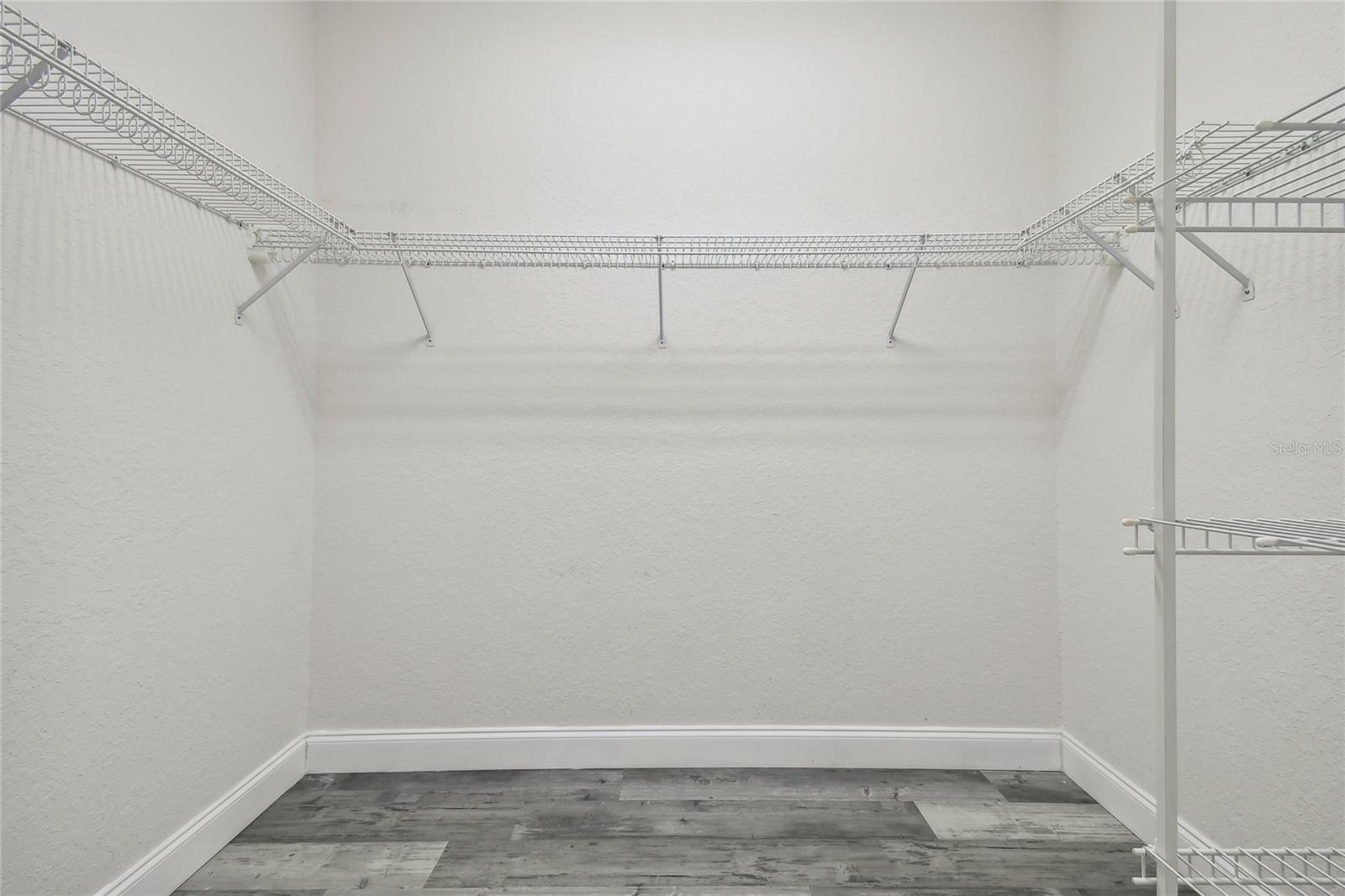 Listing photo id 31 for 6644 Country Club Road