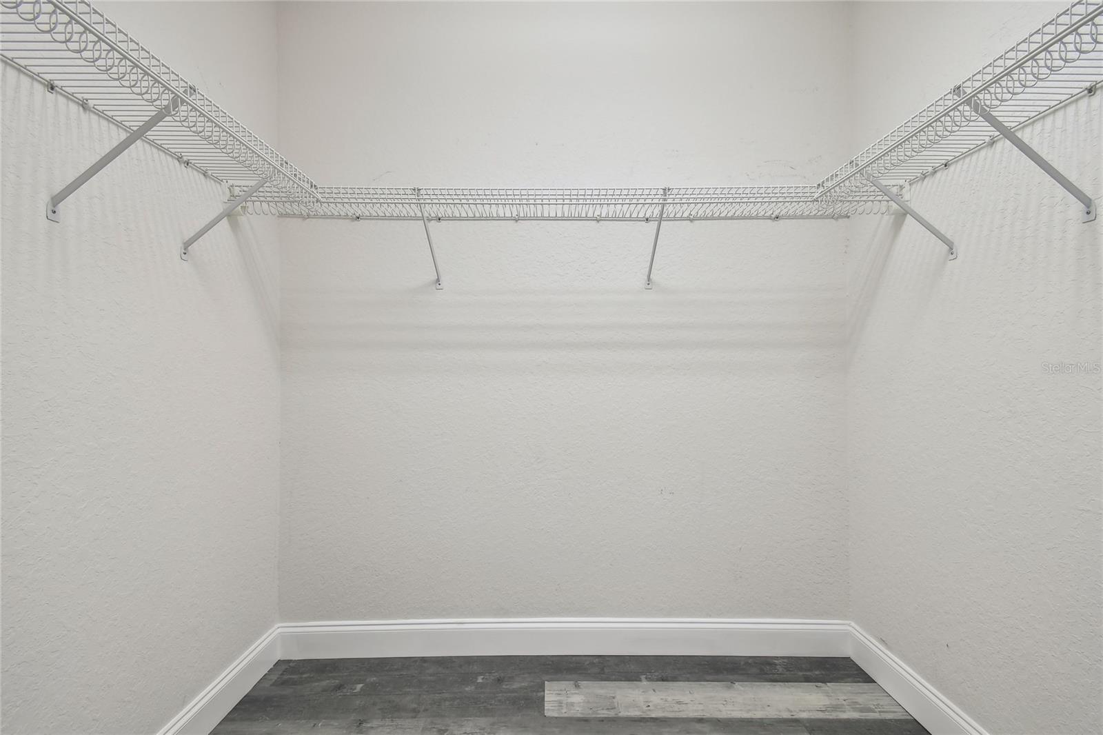 Listing photo id 32 for 6644 Country Club Road