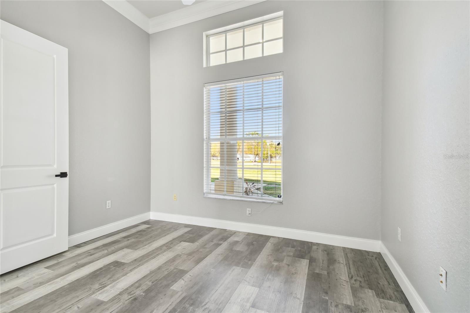 Listing photo id 37 for 6644 Country Club Road